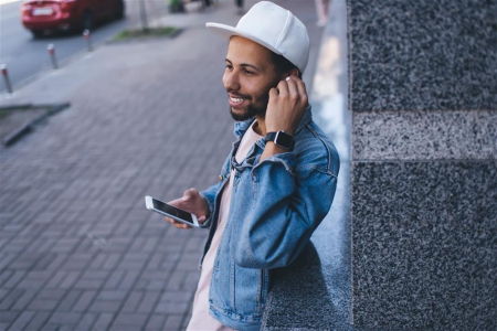 Imagem de Fone de Ouvido Bluetooth Barato